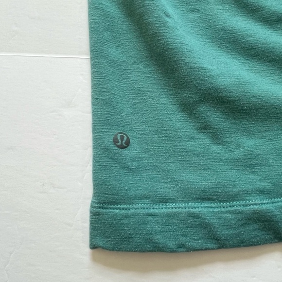 Lululemon Medium Thickness T-shirt No Size Fits Like Medium Green - Picture 4 of 6